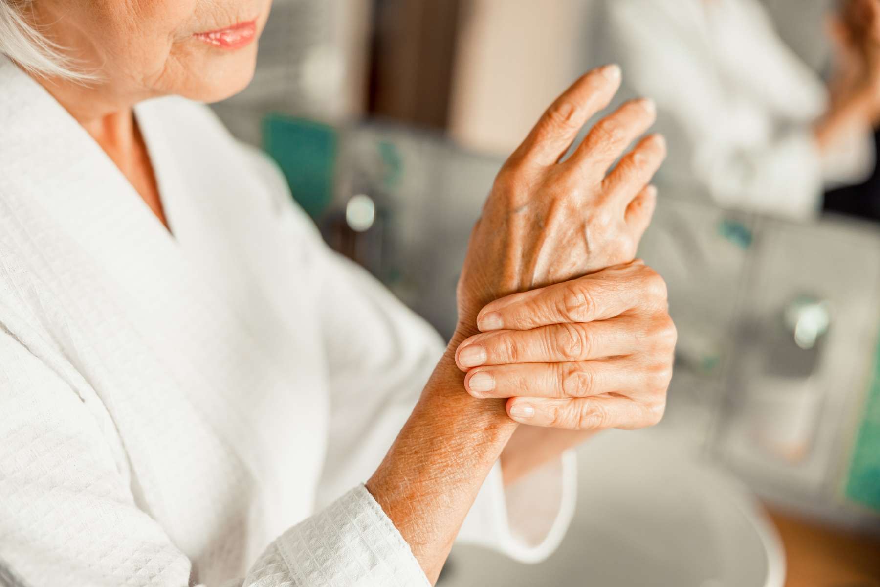 Managing Arthritis in Humid Summer Weather iOrtho